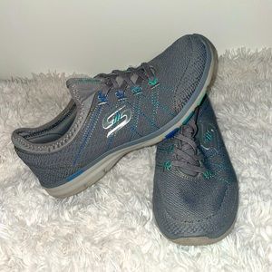 Skechers size 9